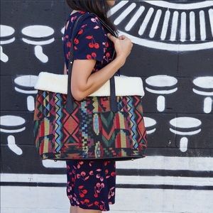 Boutique-Pink Haley Evelyn Tribal/Fauxfur tote Blk